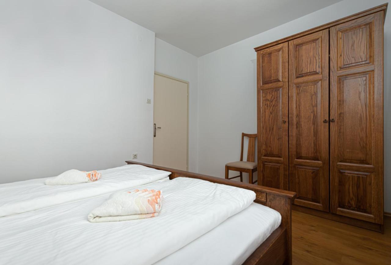 Mima Apartment Porec Bagian luar foto