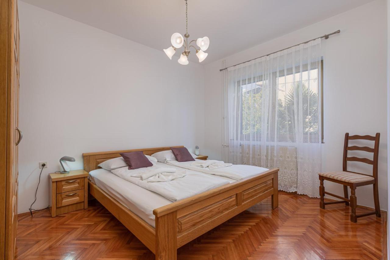Mima Apartment Porec Bagian luar foto
