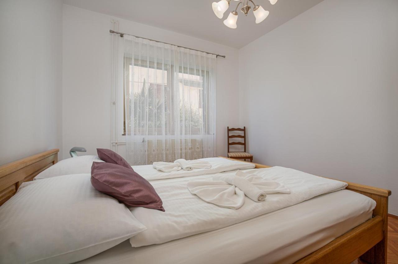 Mima Apartment Porec Bagian luar foto