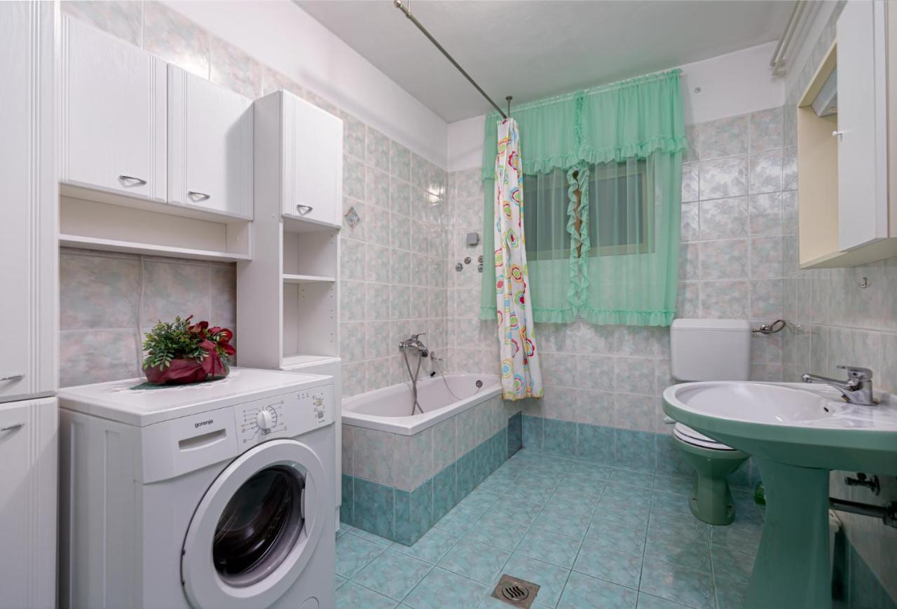 Mima Apartment Porec Bagian luar foto
