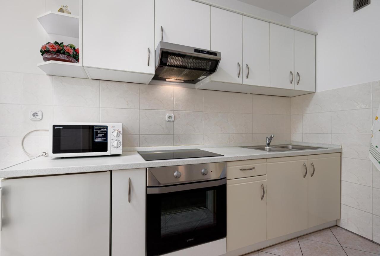 Mima Apartment Porec Bagian luar foto