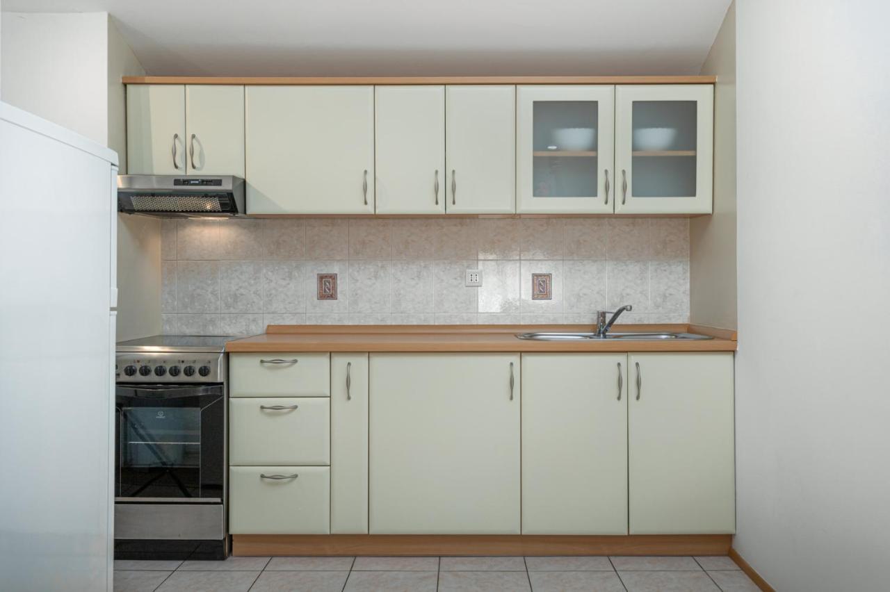 Mima Apartment Porec Bagian luar foto