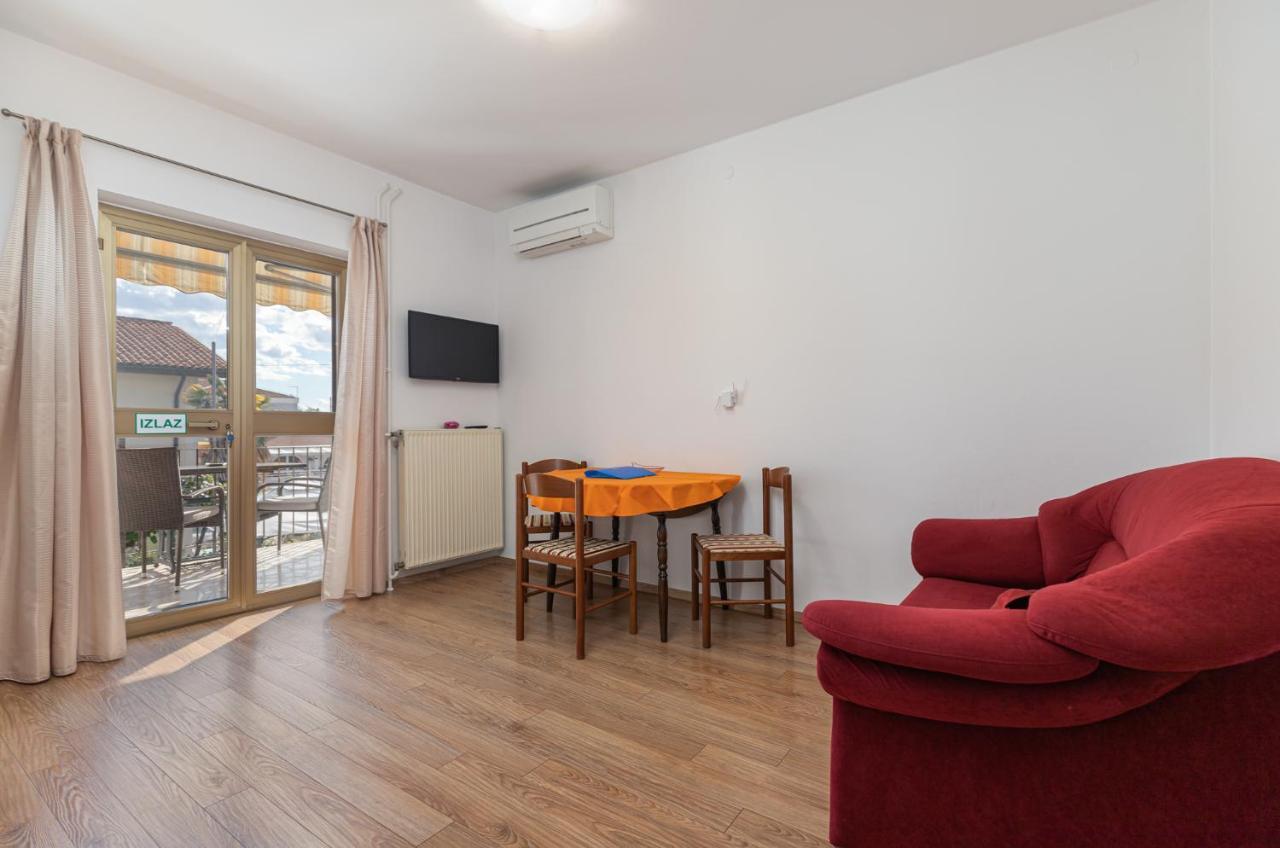 Mima Apartment Porec Bagian luar foto