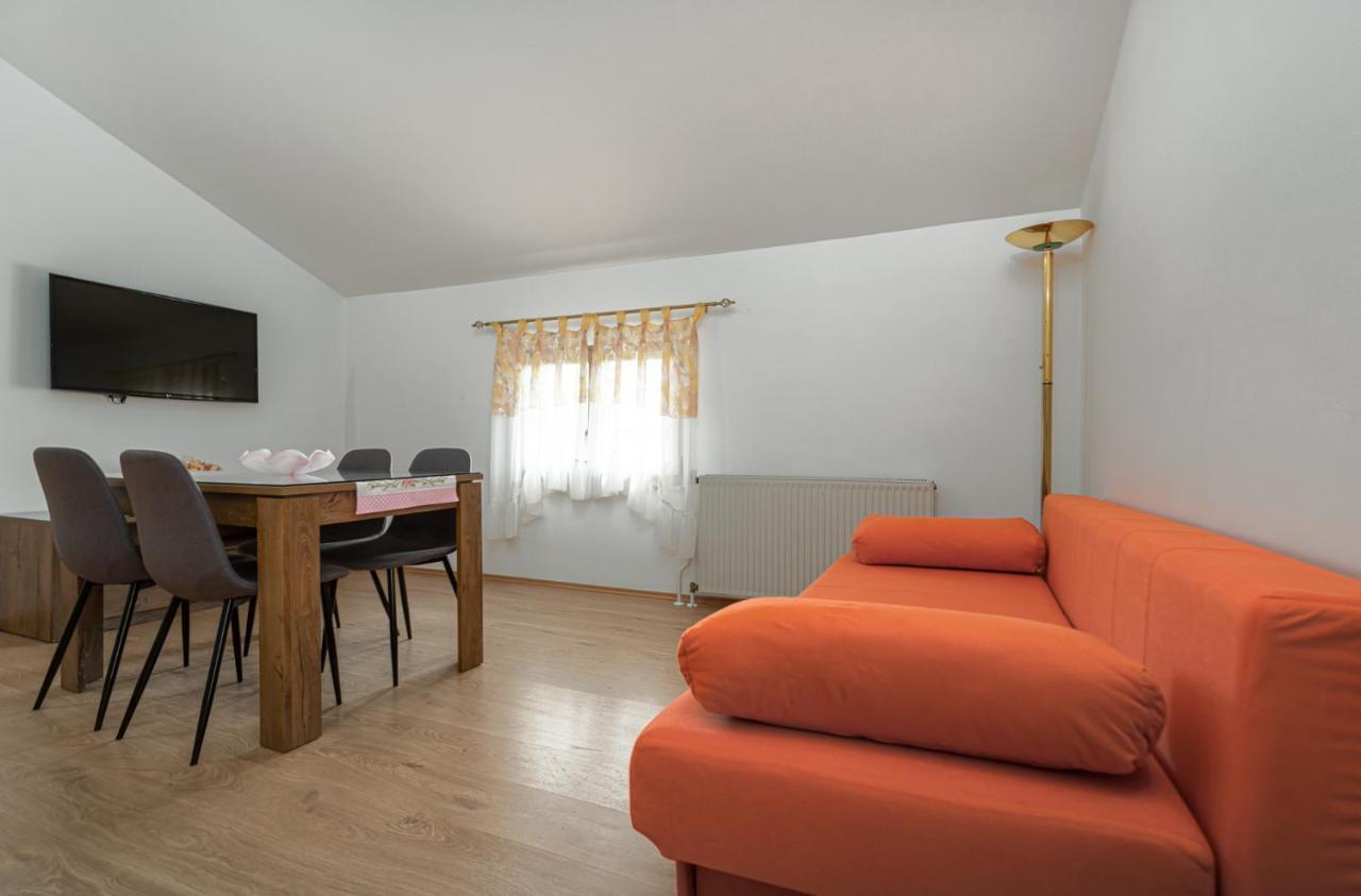 Mima Apartment Porec Bagian luar foto