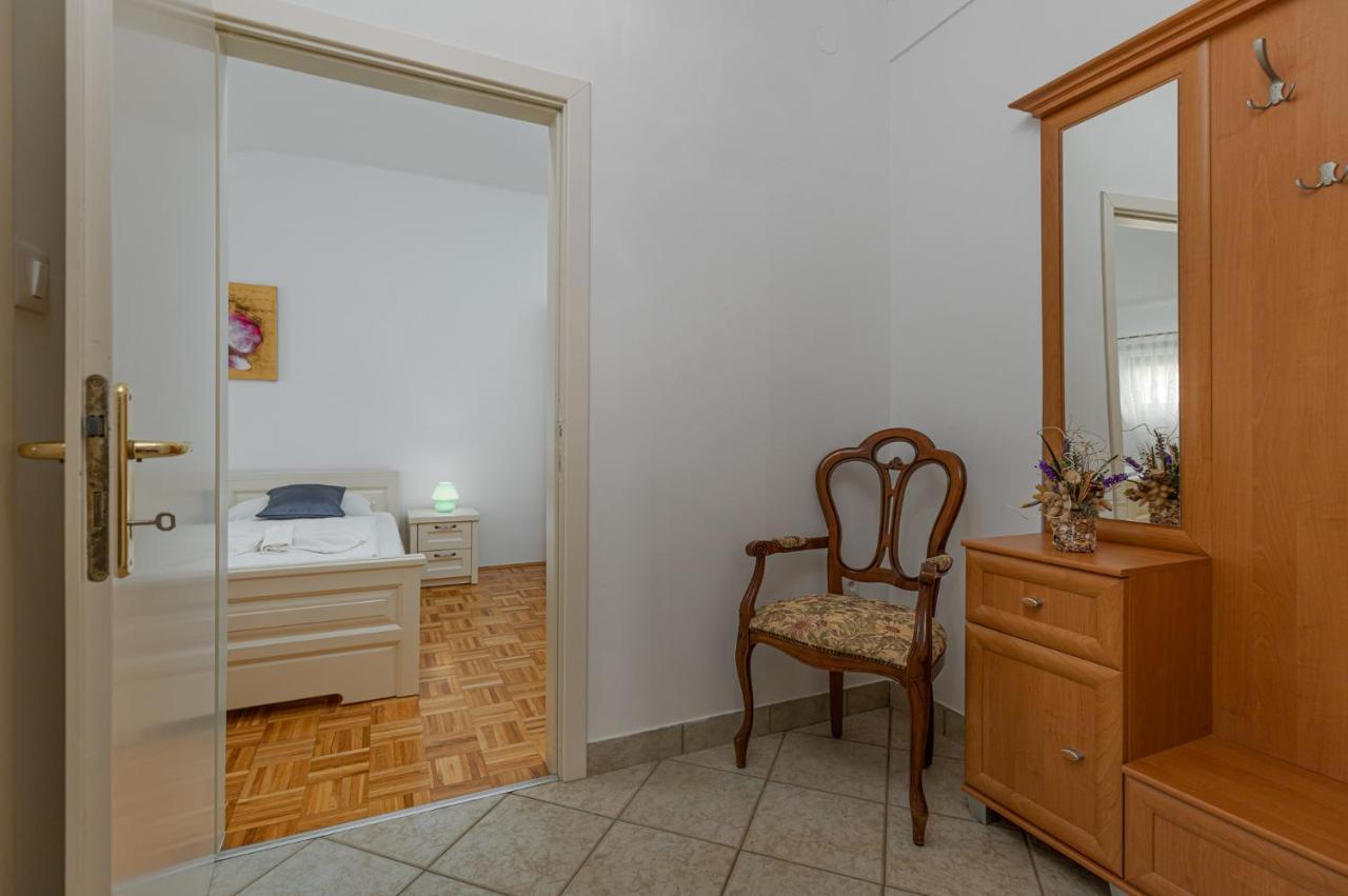 Mima Apartment Porec Bagian luar foto