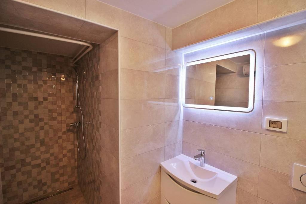 Mima Apartment Porec Bagian luar foto