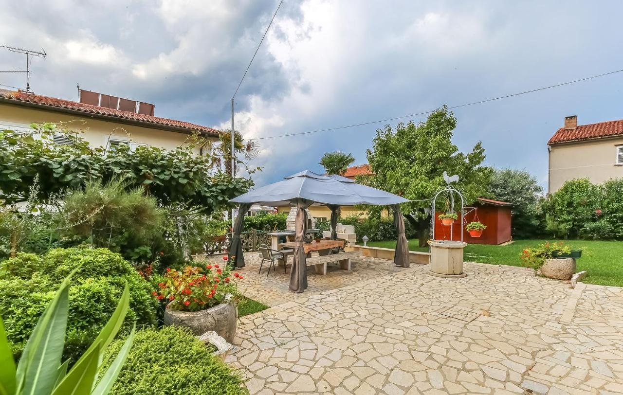 Mima Apartment Porec Bagian luar foto